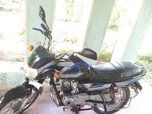 Bajaj CT100 2016