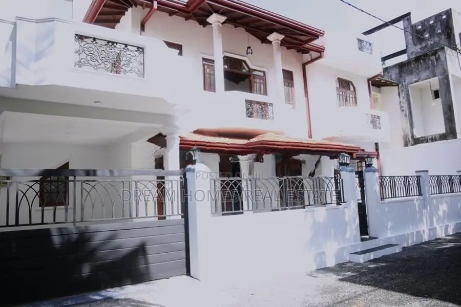 Architecturally Designed House For Sale In Old Galle Road, Moratuwa