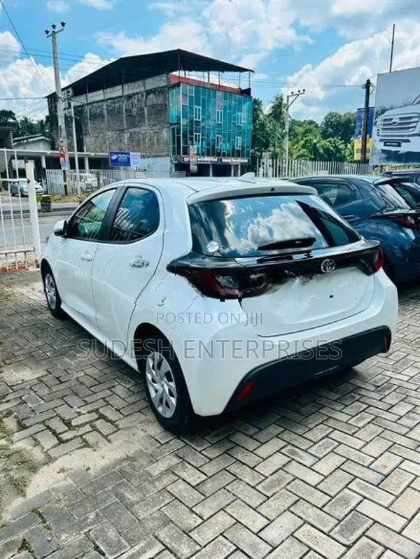Toyota Yaris X 2024