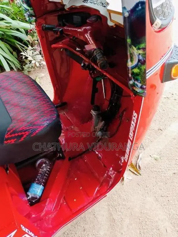 Bajaj RE 2008
