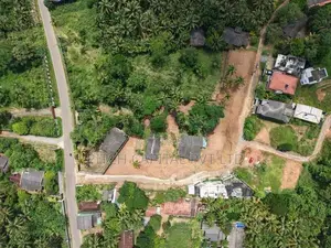 හෝමගම හන්වැල්ල 219 බස් පාරට මුහුනලා විකිණීමට බිම් කොටස්