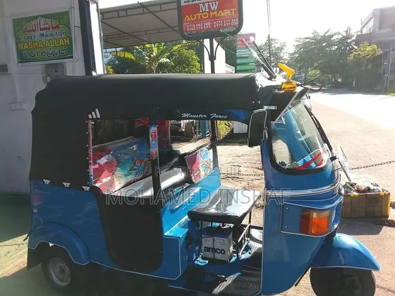 Bajaj RE 2010