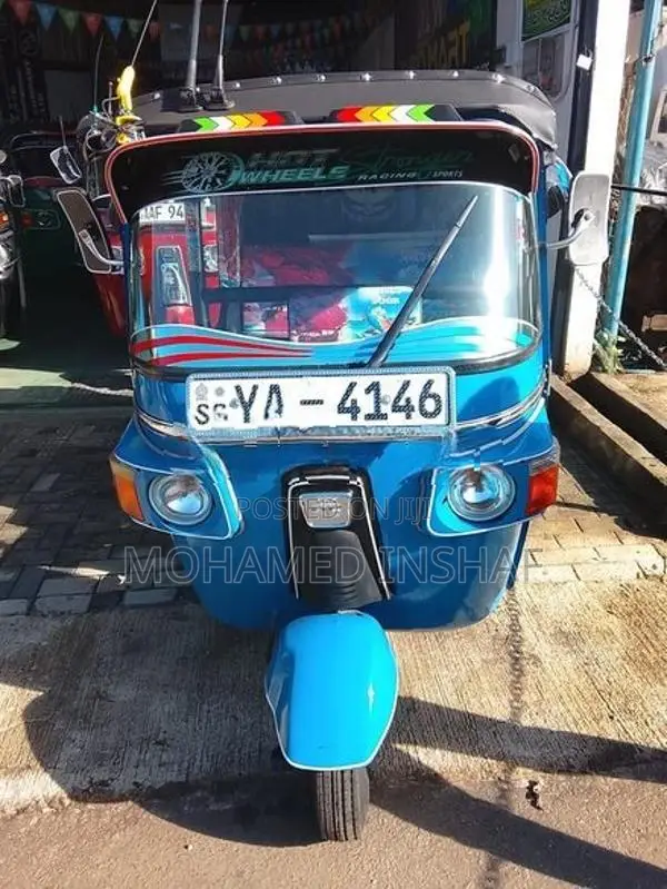 Bajaj RE 2010