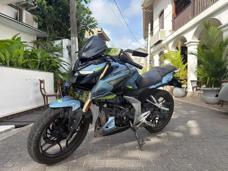 Bajaj Pulsar N160 2025