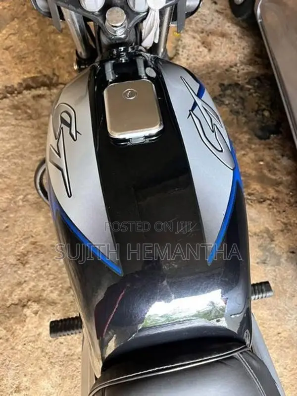 Bajaj CT100 2025