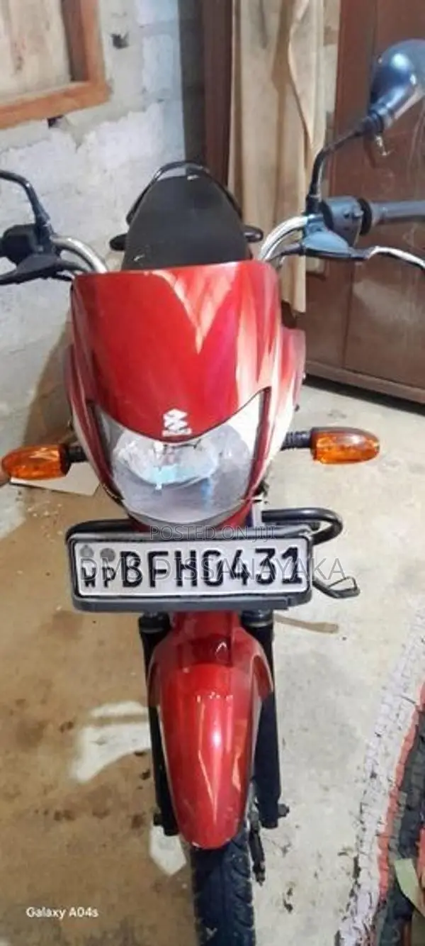 Bajaj Platina 100 2024