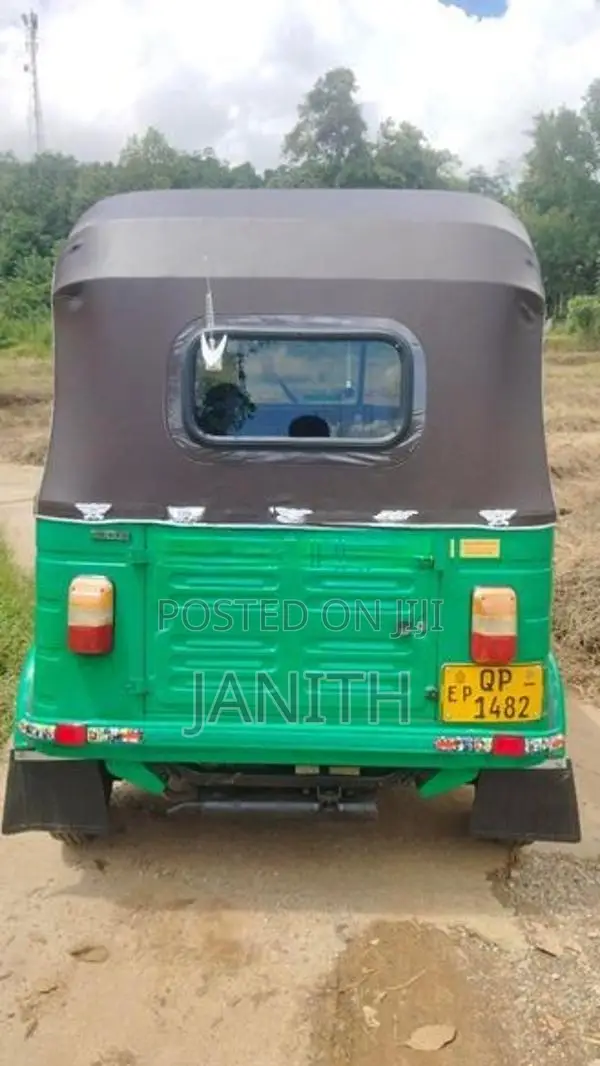 Bajaj RE 2008