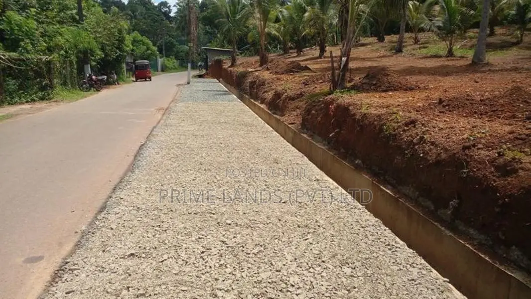 Prime Land Plots Near Hikkaduwa Town & Baddegama Highway Interchange