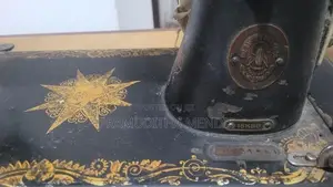 Vintage Antique Black With Gold Singer Treadle Hand Crank Sewing Machi