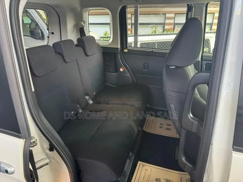 Toyota Roomy 2024