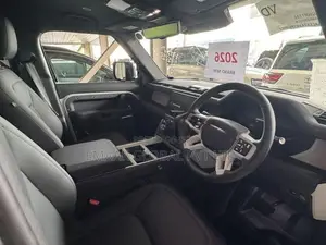 Land Rover Defender 2026