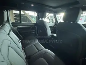 Land Rover Defender 2026