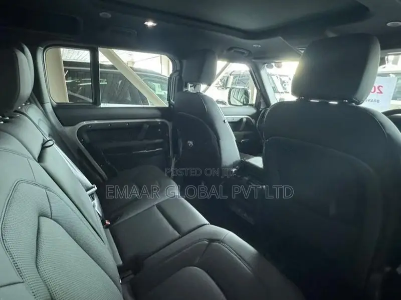 Land Rover Defender 2026