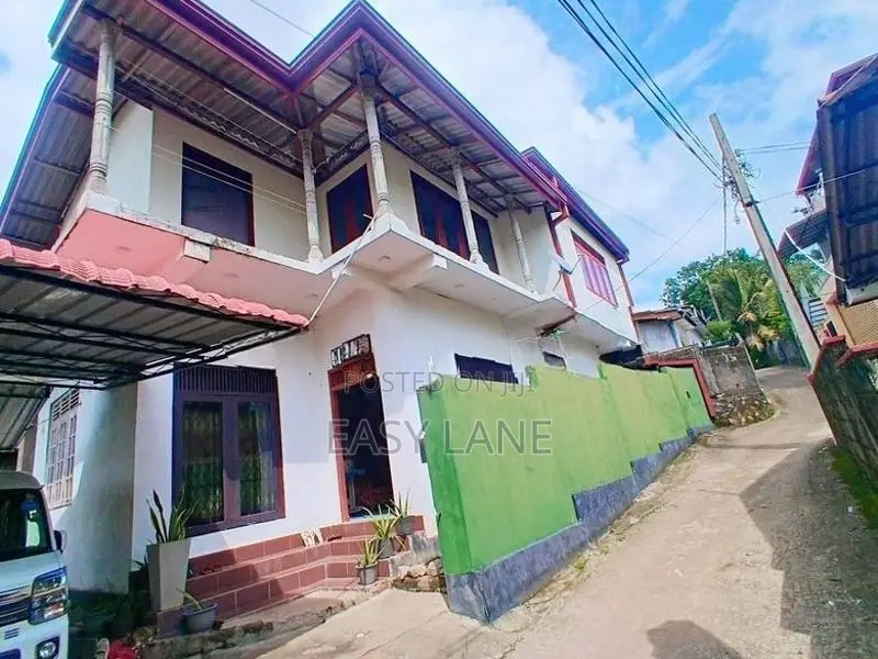 මහරගම – ගම්මාන පාර වටිනා නිවසක් විකිණීමට KM 9847 In Kadawatha