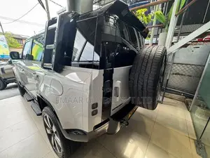 Land Rover Defender Fully Loaded Phev 2026