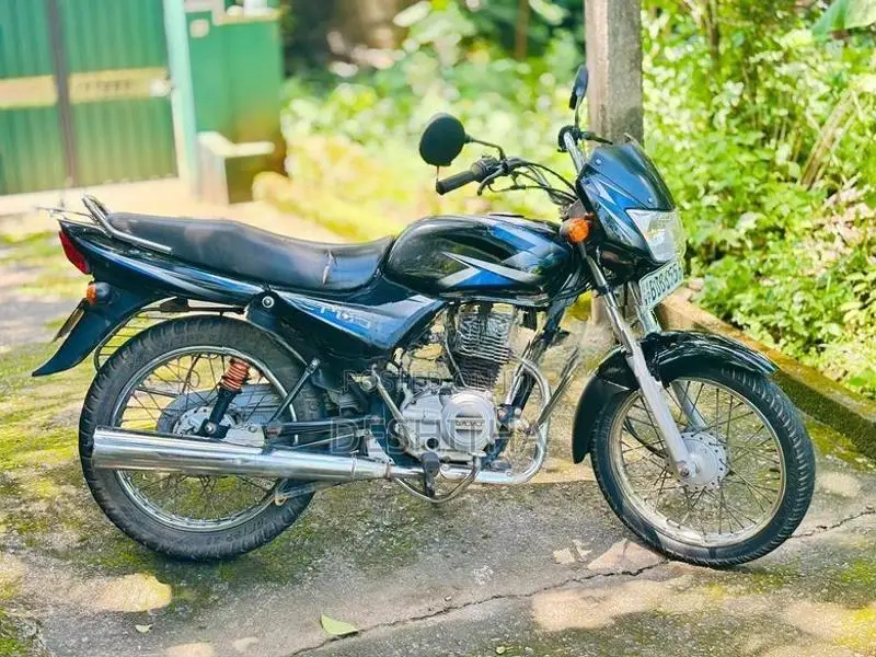 Bajaj CT100 2015