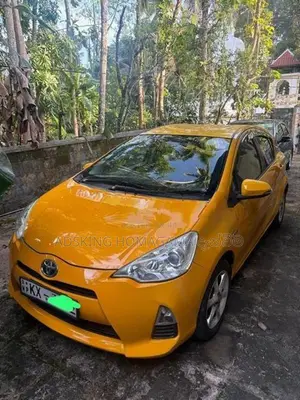 Toyota Aqua 2012
