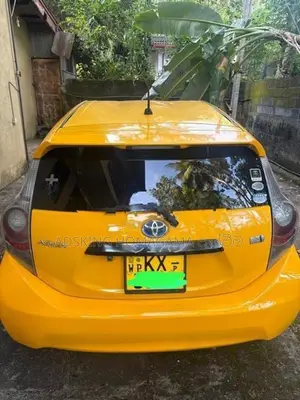 Toyota Aqua 2012