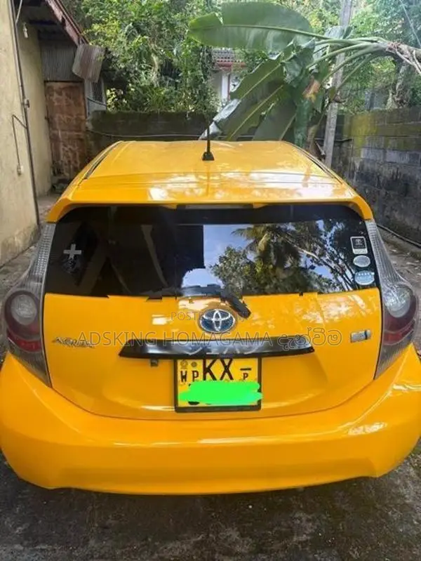 Toyota Aqua 2012