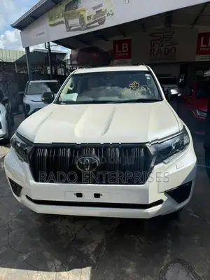Toyota Land Cruiser Prado Black Edition 2023
