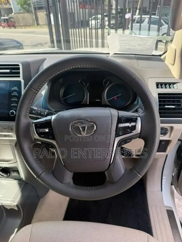 Toyota Land Cruiser Prado Black Edition 2023