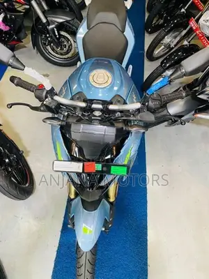 Bajaj Pulsar N160 Premium 2026