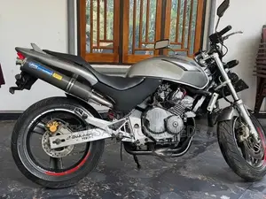 Honda Hornet 2021