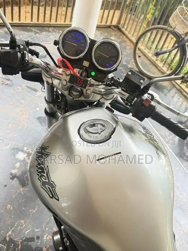 Honda Hornet 2021