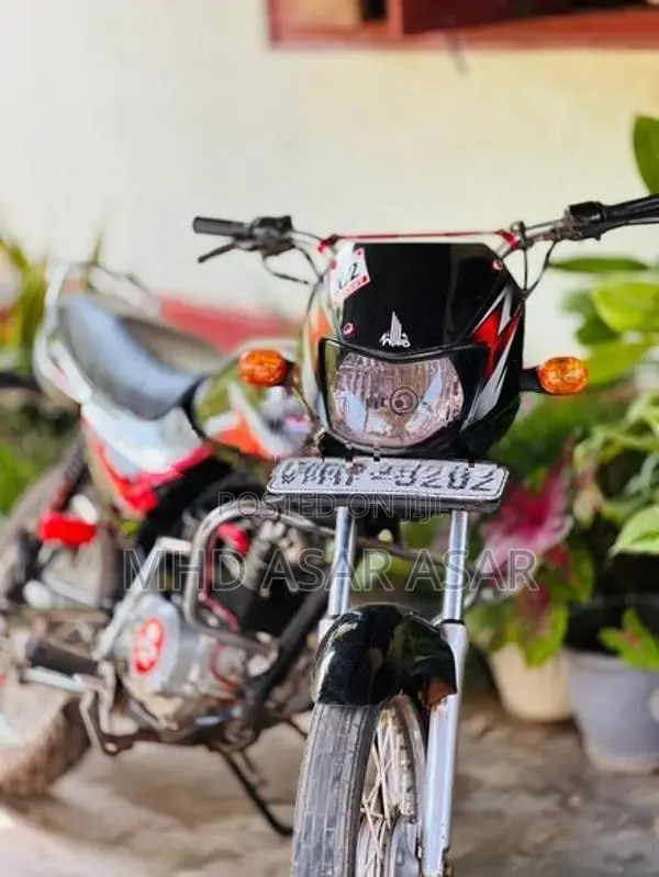 Bajaj CT100 2005