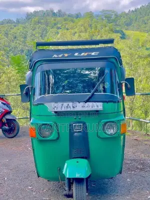 Bajaj RE 2012