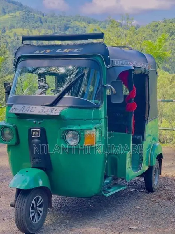Bajaj RE 2012