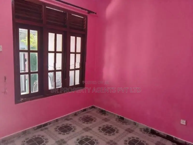 Single Story House for Sale in Wellampitiya