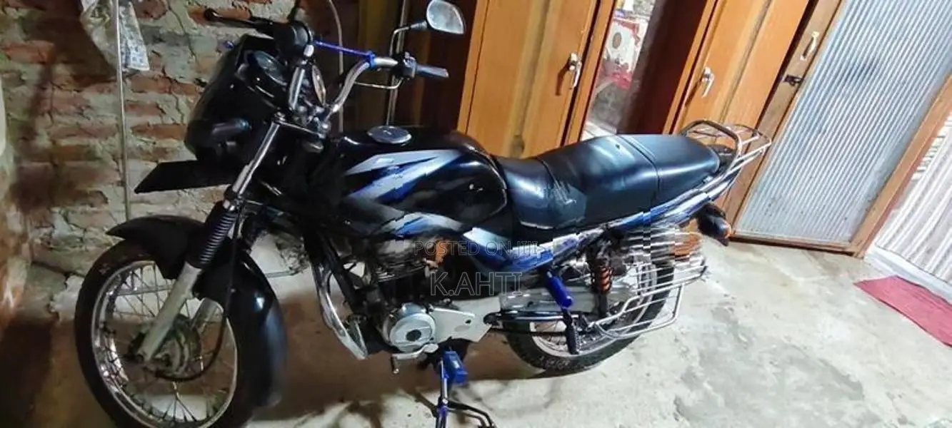 Bajaj CT100 2015
