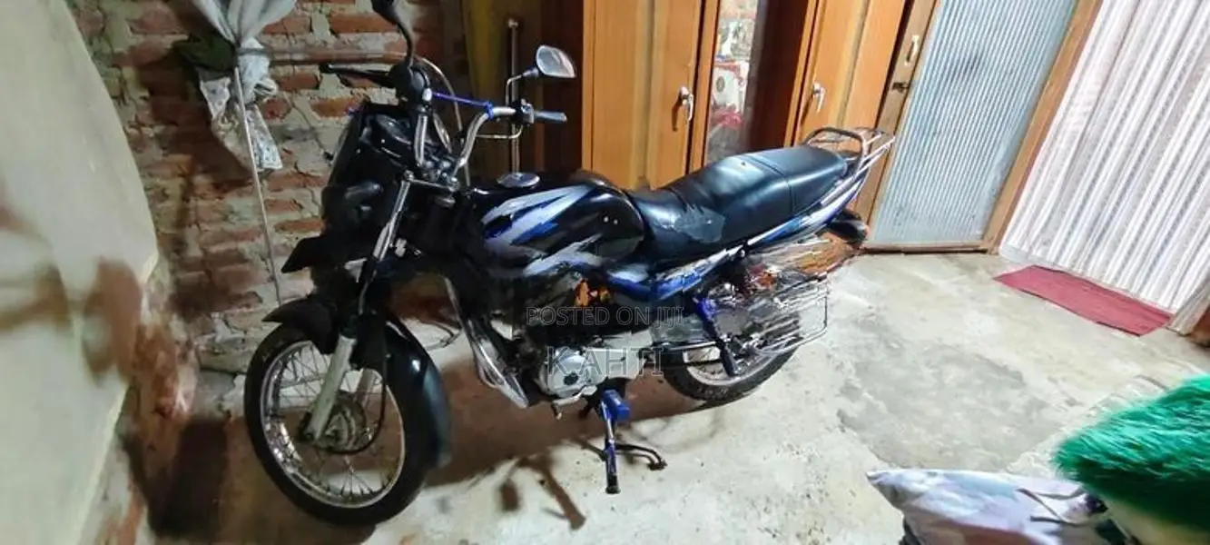 Bajaj CT100 2015