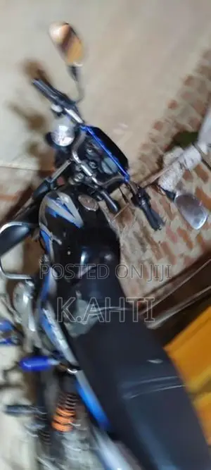 Bajaj CT100 2015