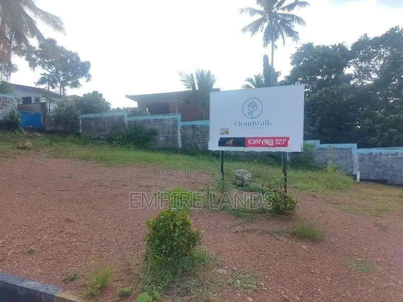 කොළබට ලගින්ම තලාහේන නේවාසික බිම් කොටස්