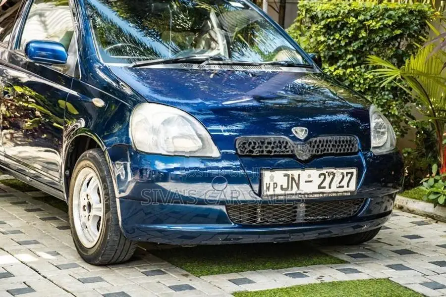 Toyota Vitz VVT-i 2001