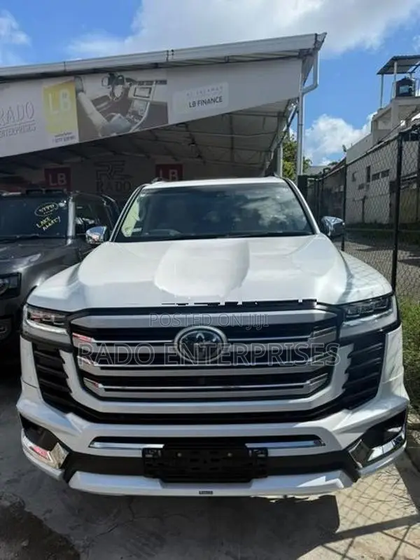 Toyota Land Cruiser V6 LC300 2024