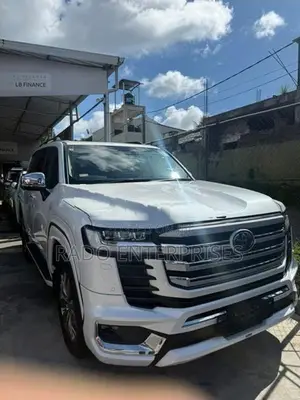 Toyota Land Cruiser V6 LC300 2024