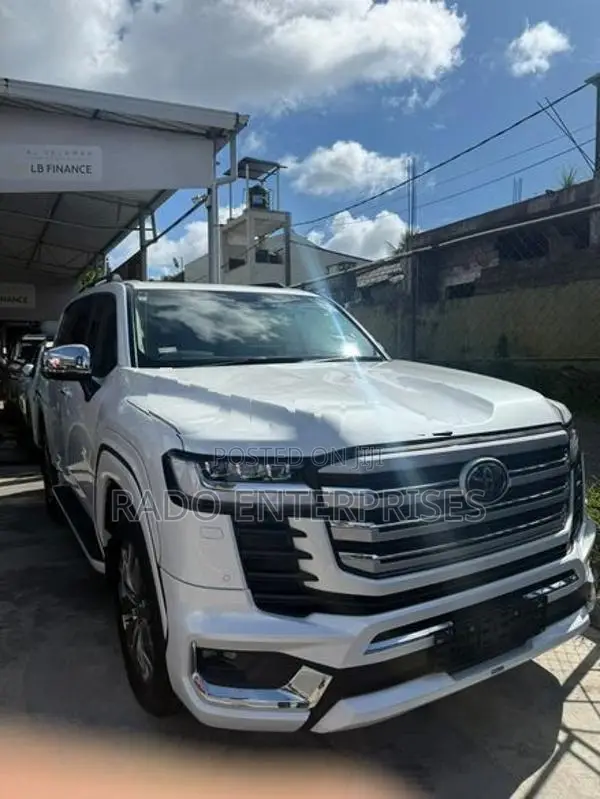 Toyota Land Cruiser V6 LC300 2024