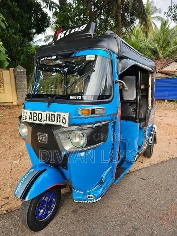 Bajaj RE 2017