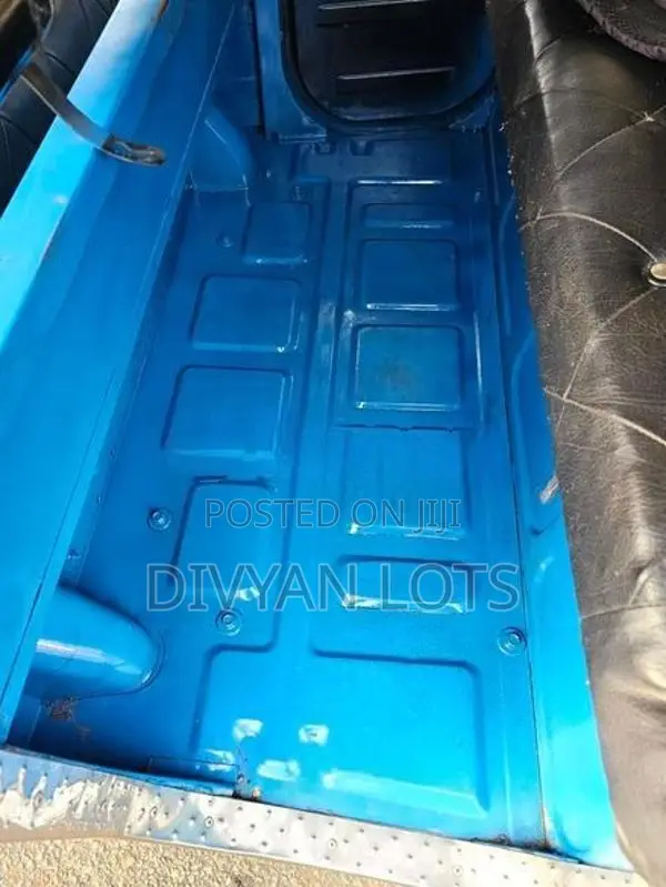 Bajaj RE 2017