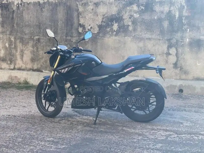 Bajaj Pulsar N160 2025
