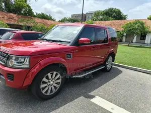 Land Rover Discovery S 2014
