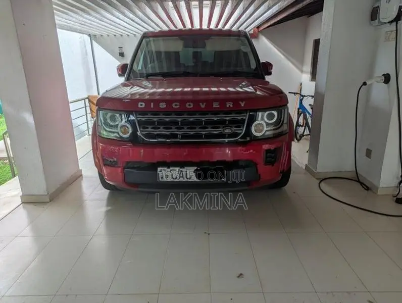 Land Rover Discovery S 2014