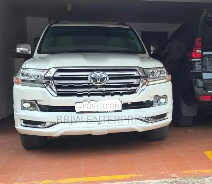 Toyota Land Cruiser Prado Sharaha V8 2017