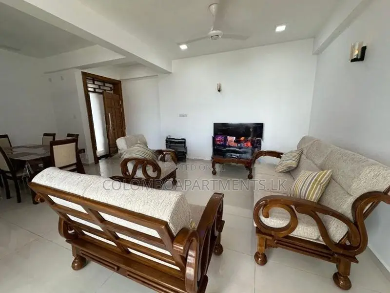 Wellawatte Brand New 3-Bedroom Apartment For Short-Term Stay – CSC902