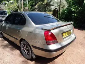Hyundai Elantra 2001