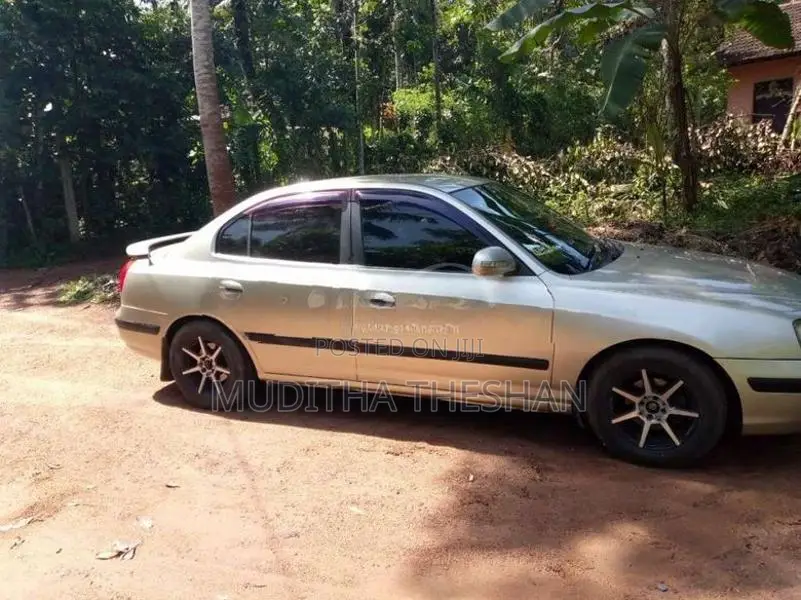 Hyundai Elantra 2001