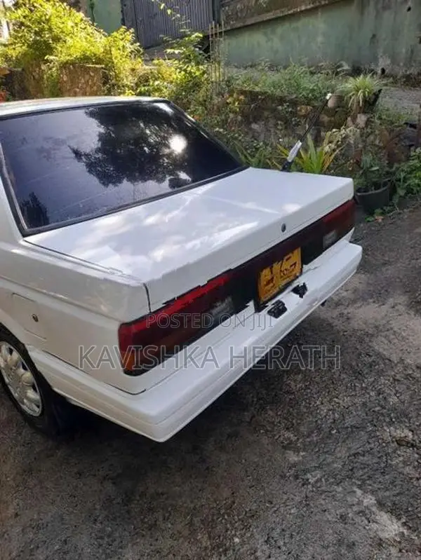Nissan Sunny 1987